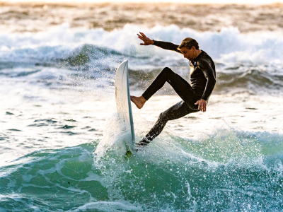 55 frases de surf para foto pegando uma bela onda